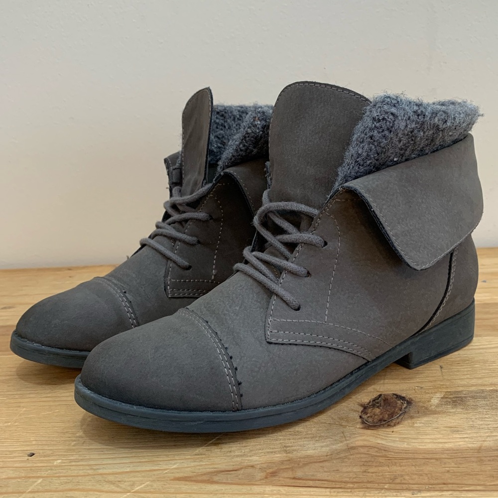 Madden Girl Ruxben Gray Ankle Boot Size:7M
